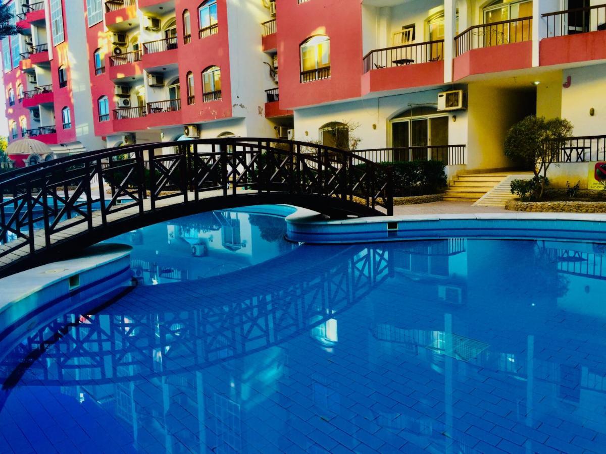 Desert Pearl Apartment Хургада Экстерьер фото