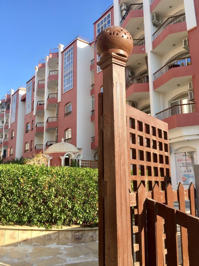 Desert Pearl Apartment Хургада Экстерьер фото